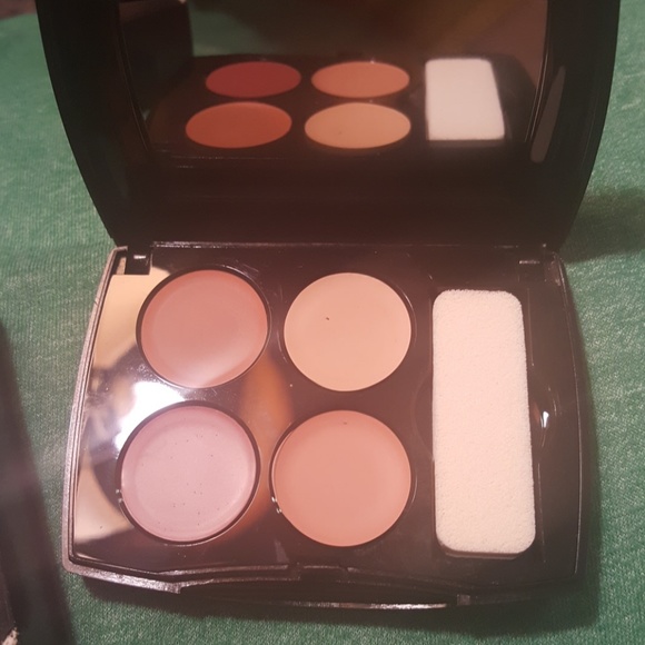 SERIOUS SKINCARE COLOR TOUCH COMPACT- (or free w/ $20 purchase) - Picture 2 of 6